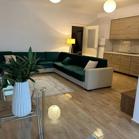 Front Superior Apartment