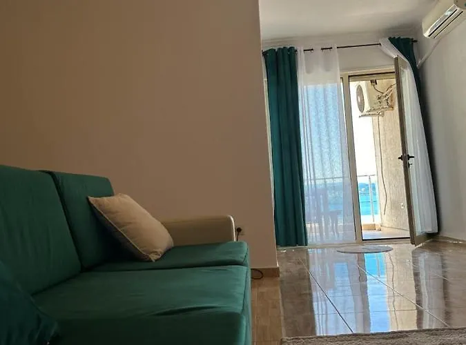 Front Superior Durres