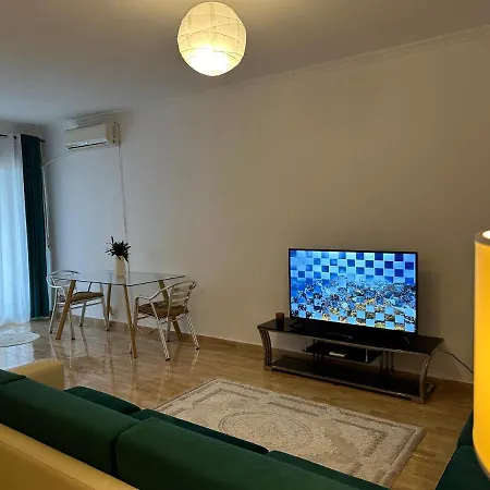 Apartment Front Superior Durres
