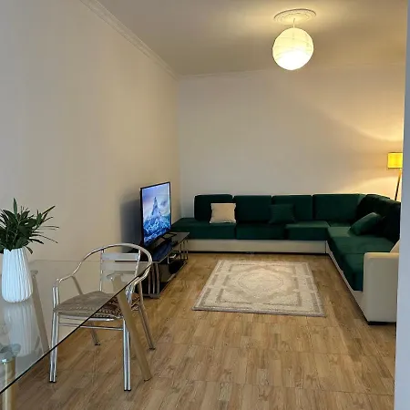 Apartment Front Superior *